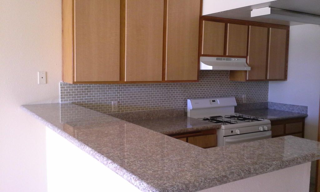 719 E Acacia Ave #202, Glendale, CA 91205