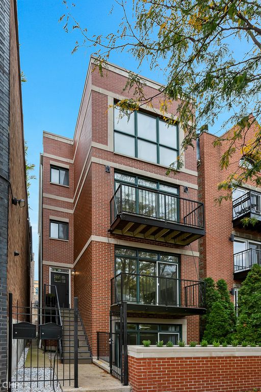 1334 N Dean St #1, Chicago, IL 60622