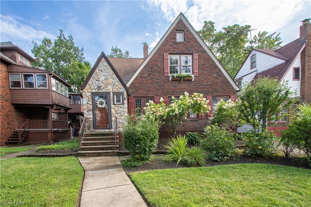 3338 Hyde Park Ave, Cleveland Heights, OH 44118