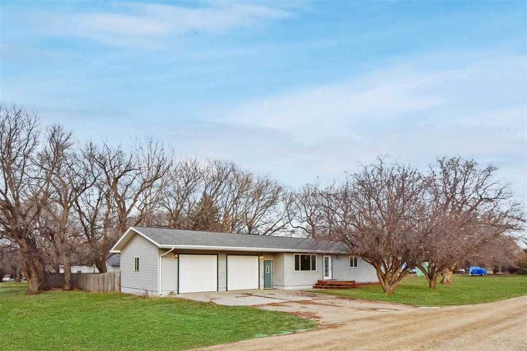 30 2nd Ave NW, Sawyer, ND 58781