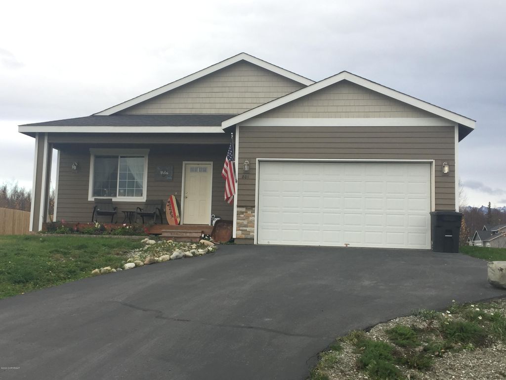 801 N Back Eddy Cir, Palmer, AK 99645