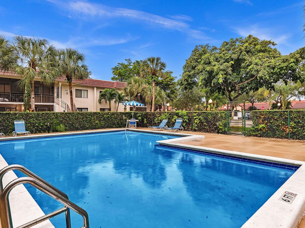 16252 Laurel Dr #201, Weston, FL 33326