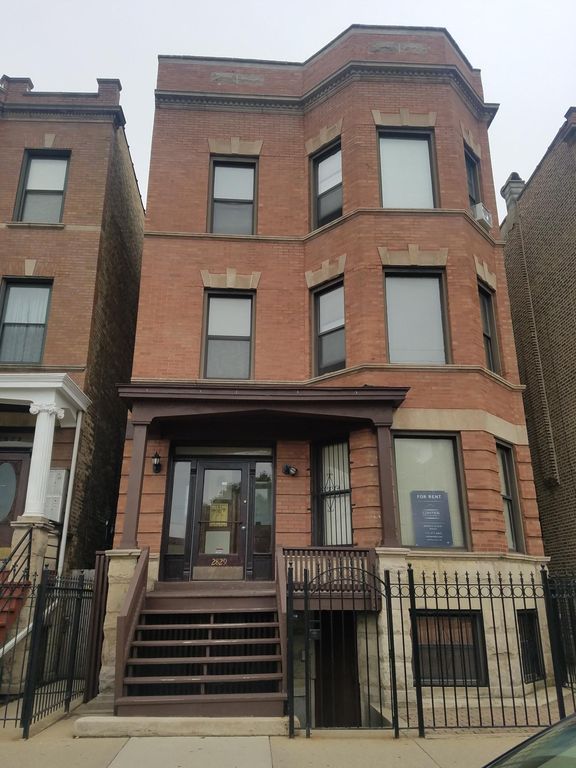 2829 W Fullerton Ave #1R, Chicago, IL 60647