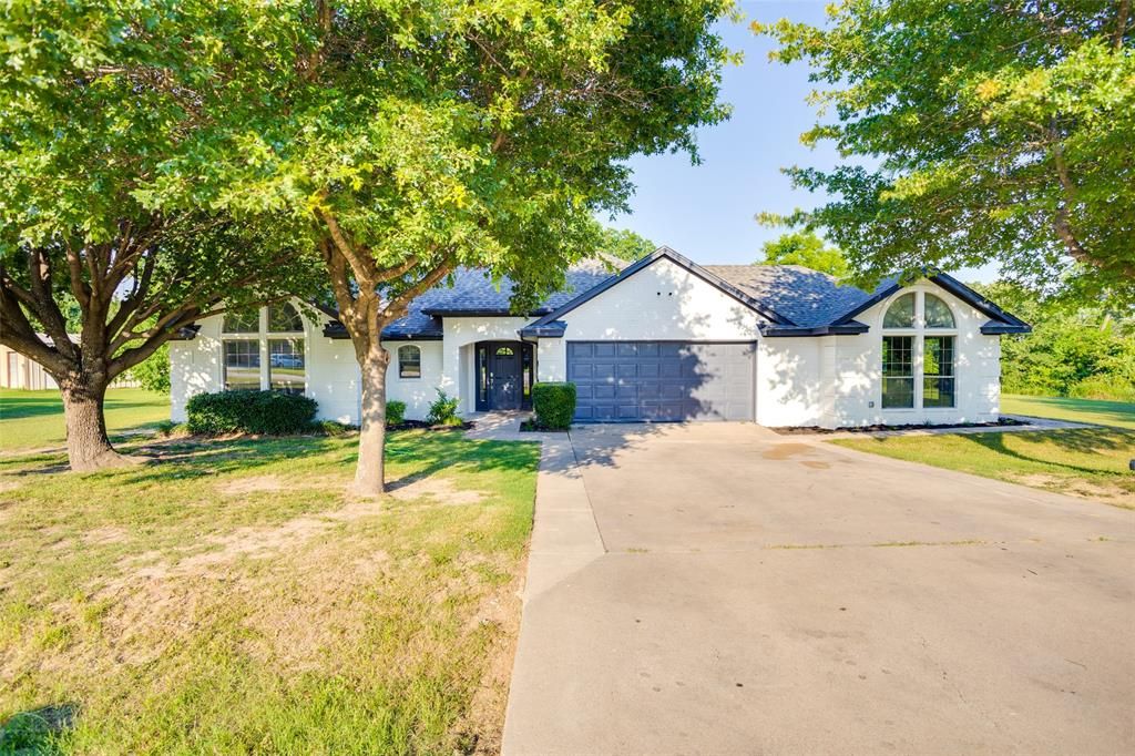 2004 Wood Trl, Azle, TX 76020