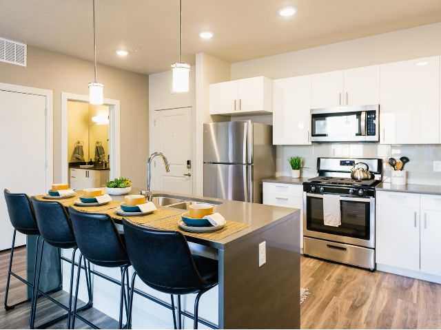 241 W 200 S Main, Salt Lake City, UT 84101