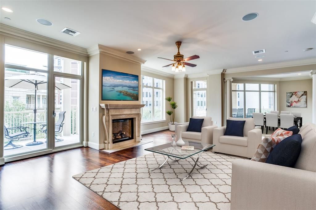 2555 N Pearl St #301, Dallas, TX 75201
