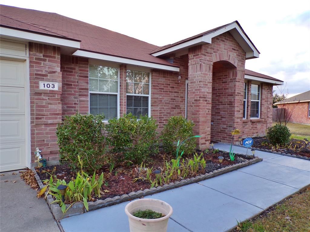 103 Long Prairie Dr, Forney, TX 75126