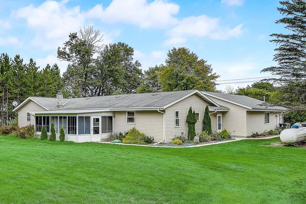 5495 S 18th Ave, West Bend, WI 53095 Trulia
