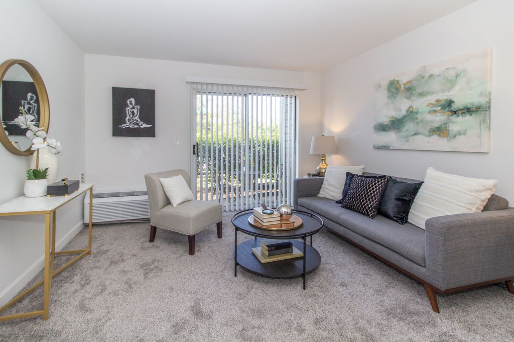 10620 Montgomery Rd, Cincinnati, OH 45242