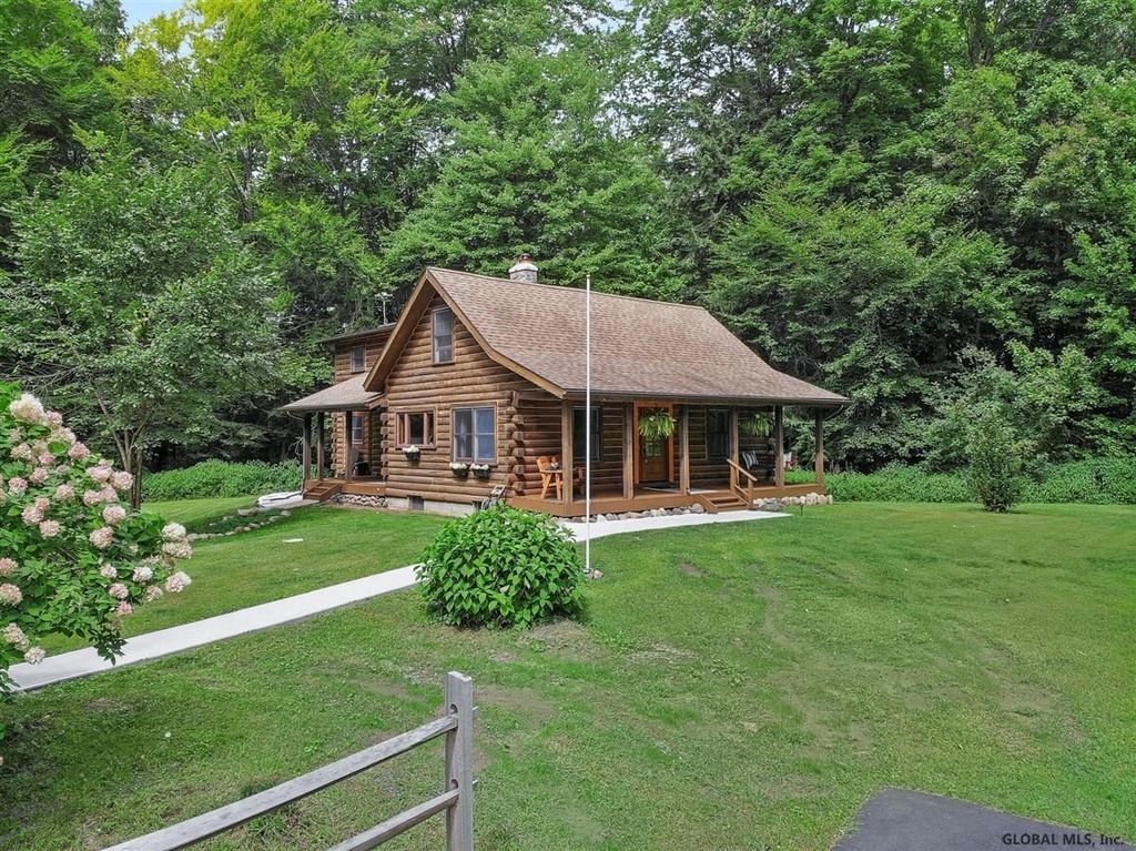 633 Goode St, Ballston Spa, NY 12020