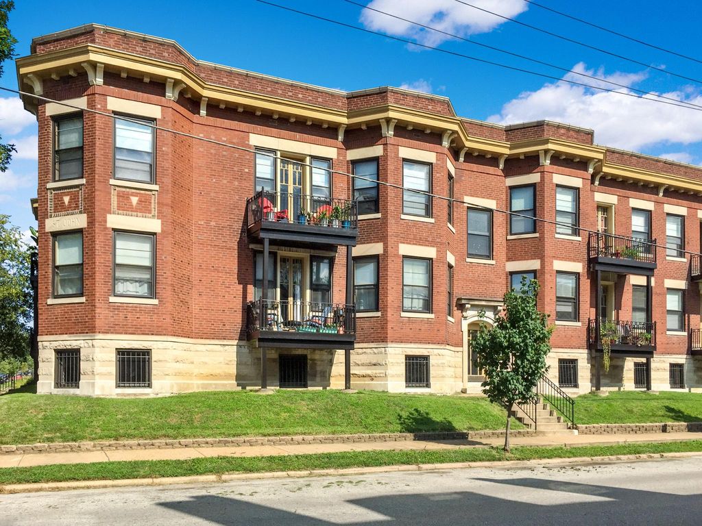 2336 S 39th St #1S, Saint Louis, MO 63110