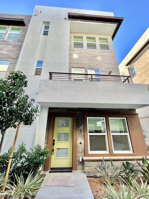 907 E Mason Ln, Anaheim, CA 92805