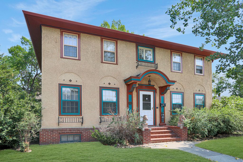 621 S Kline St, Aberdeen, SD 57401