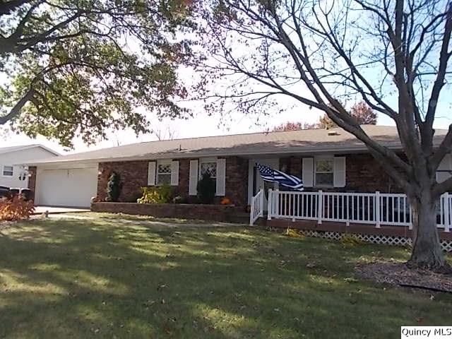 345 Park Dr, Hamilton, IL 62341