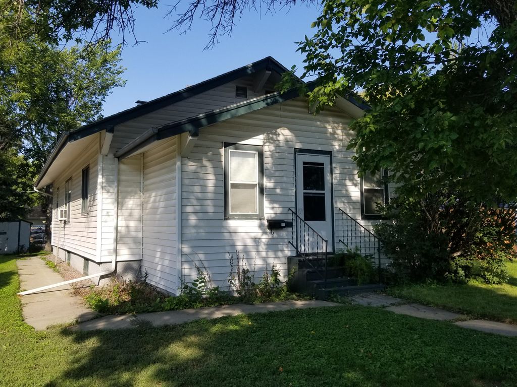 611 N State St, Aberdeen, SD 57401