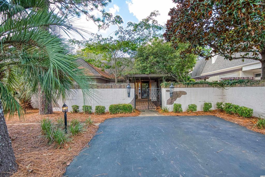 2 Valencia Cir, Myrtle Beach, SC 29572