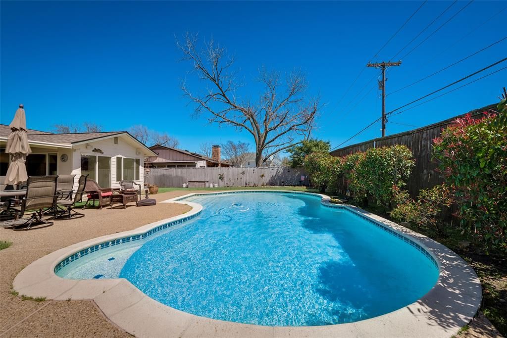 504 Via Sevilla, Mesquite, TX 75150