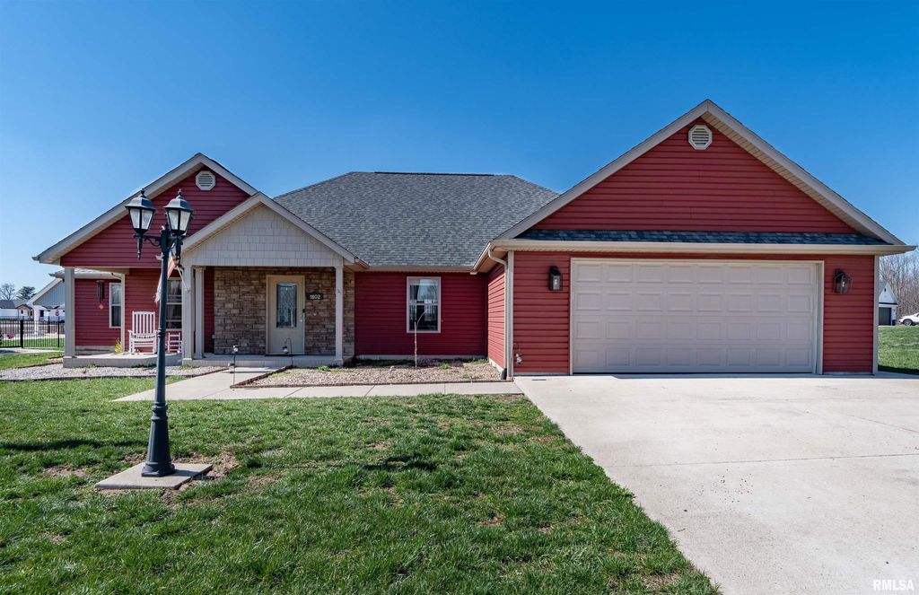 1802 Roye Ln, Marion, IL 62959