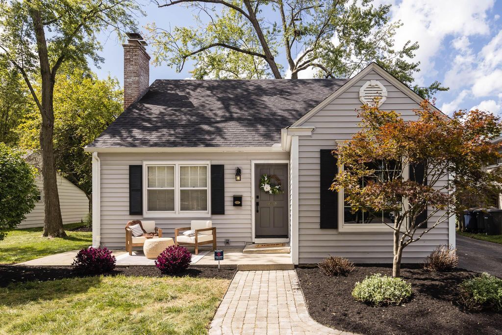 299 N Stanwood Rd, Bexley, OH 43209