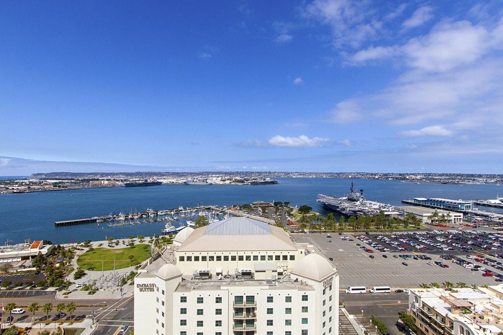 700 W Harbor Dr 2404, San Diego, CA 2 Bed, 2 Bath Condo 9 Photos