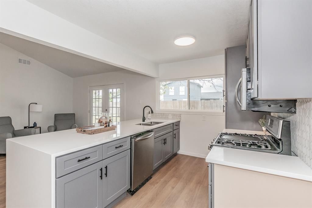 3210 Winderemere Dr, Arlington, TX 76014