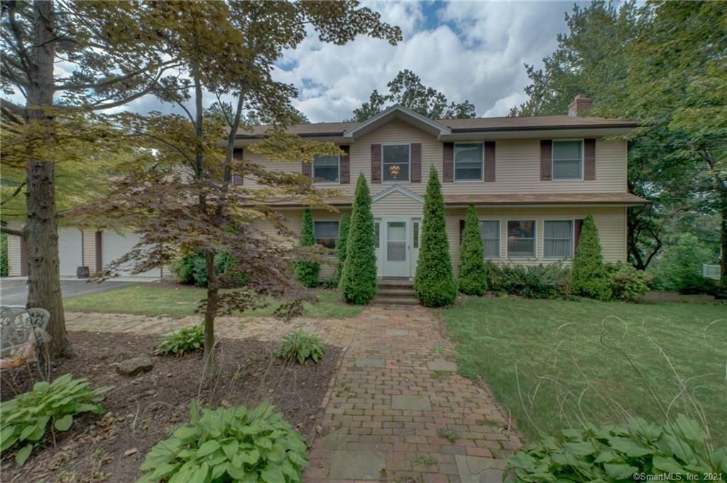 1322 Ridge Rd, North Haven, CT 06473