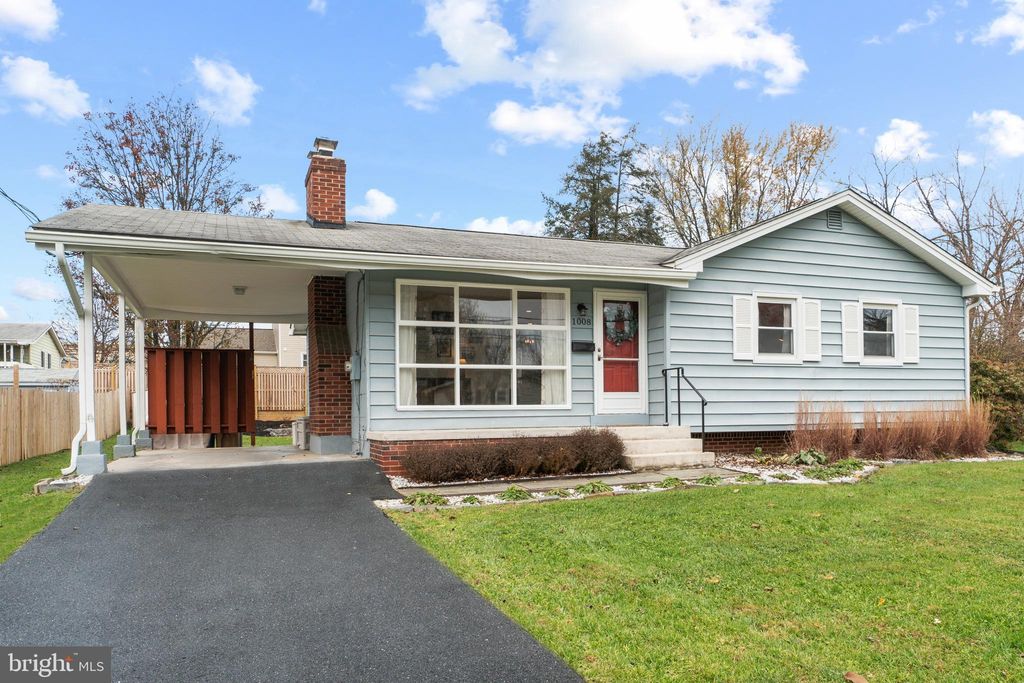 1008 Neal Dr, Rockville, MD 20850