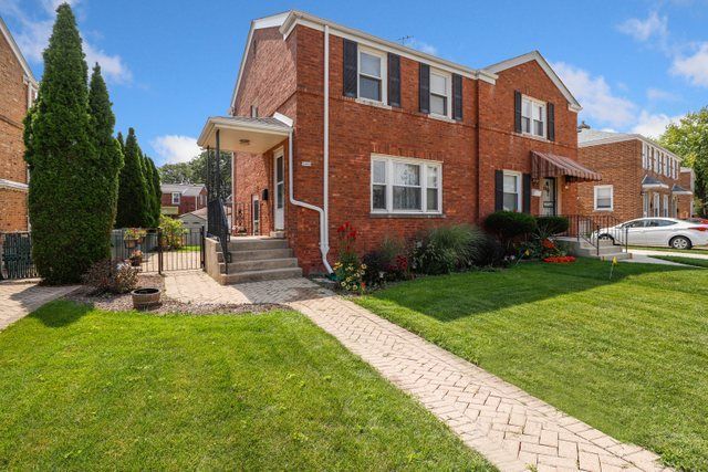 7235 W Rascher Ave, Chicago, IL 60656