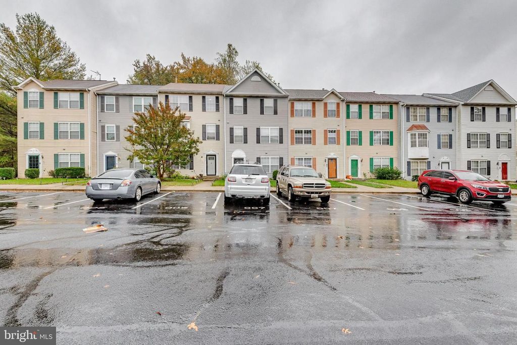 804 Alabaster Ct, Capitol Heights, MD 20743