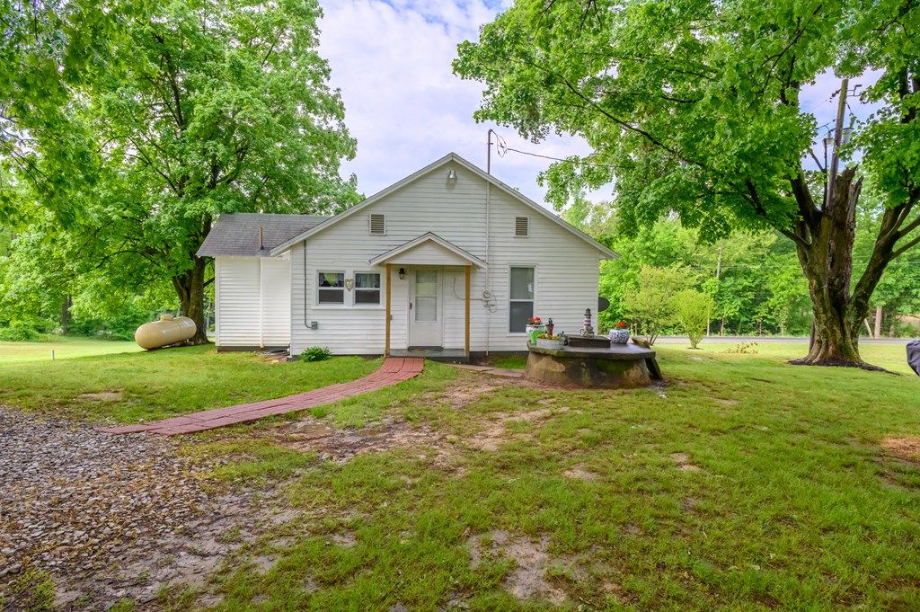 4718 State Route 69 S, Centertown, KY 2 Bed, 1 Bath SingleFamily