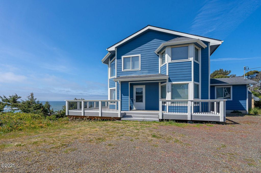 1015 NW Inlet Ave, Lincoln City, OR 97367