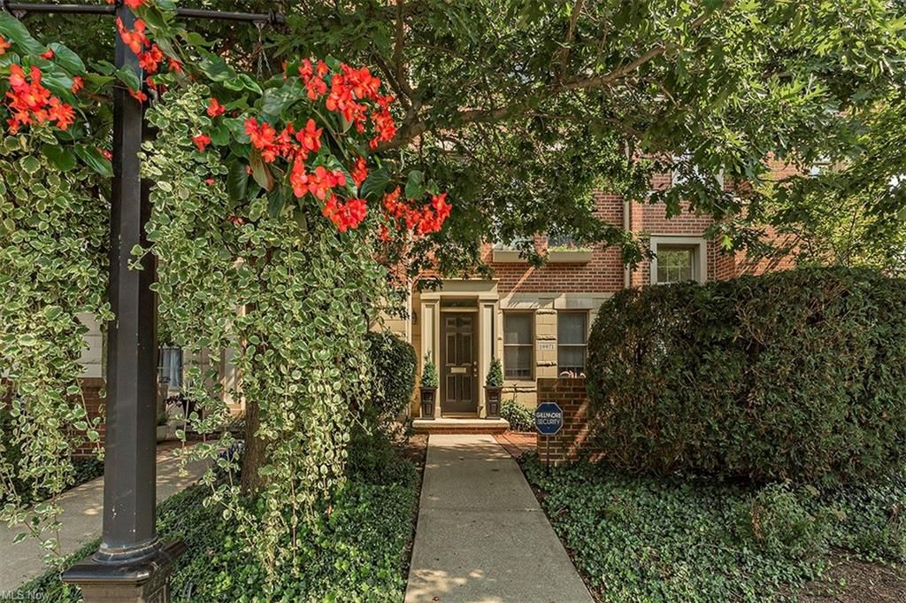 19971 Chagrin Blvd, Shaker Heights, OH 44122