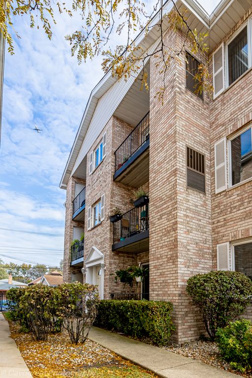 5401 N Milwaukee Ave #2B, Chicago, IL 60630