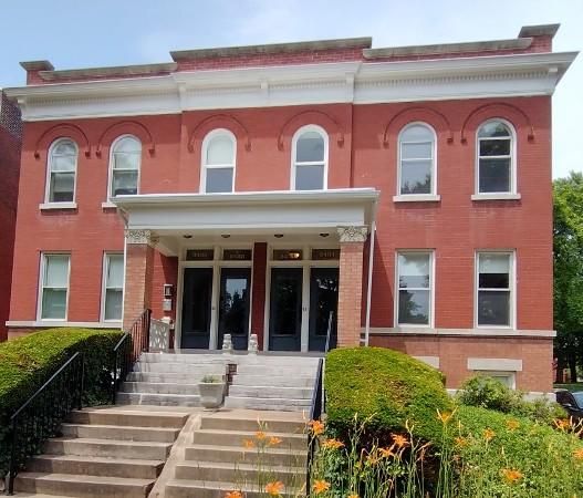 3431 Crittenden St, Saint Louis, MO 63118