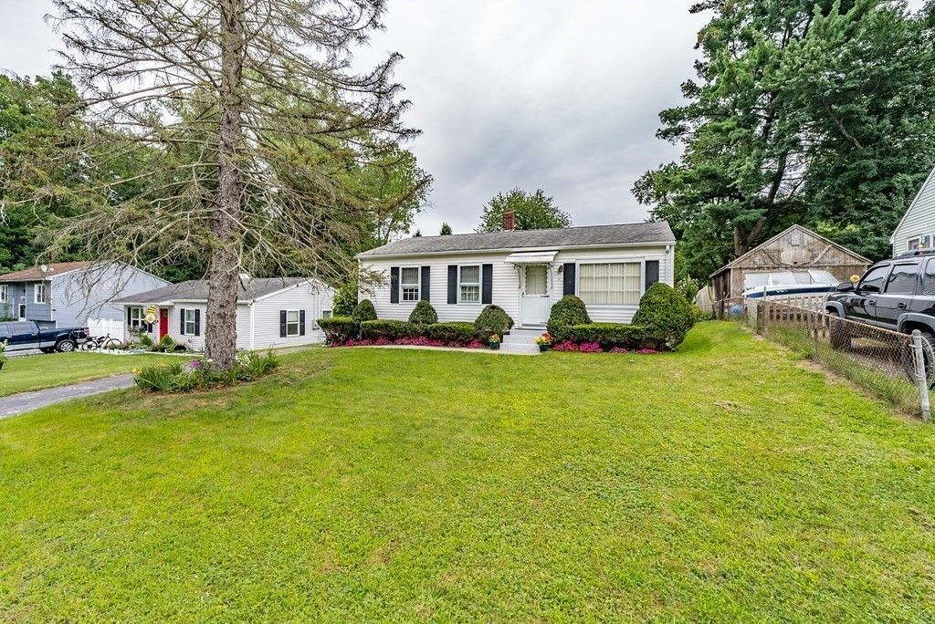 25 Shelby St, Springfield, MA 01109 - See Est. Value, Schools & More