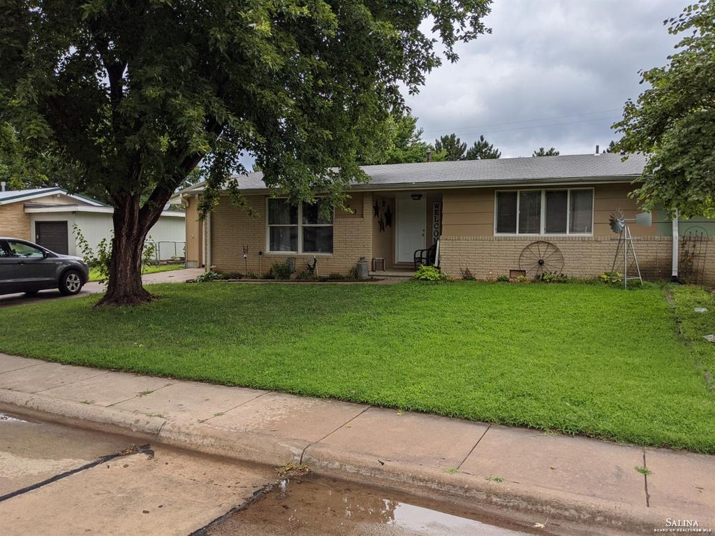 740 Greenbriar Cir, Salina, KS 67401 Trulia 740 Greenbriar Cir, Salina, KS 67401 Trulia