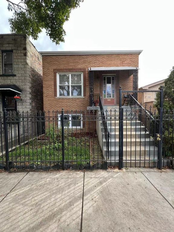 3345 S Racine Ave, Chicago, IL 60608