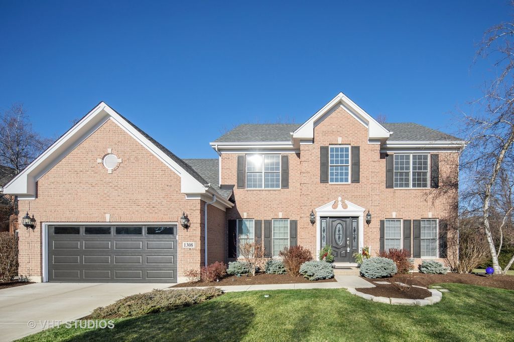 1308 N Lakeview Dr, Palatine, IL 60067