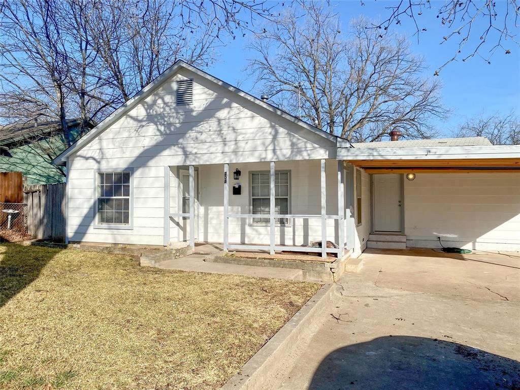 208 NE 31st St, Grand Prairie, TX 75050