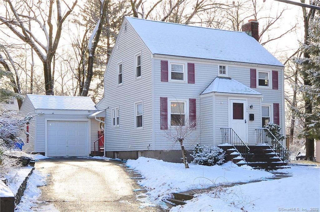 196 Oak St, Manchester, CT 06040