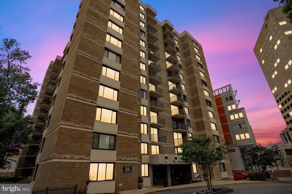 4 Monroe St #907, Rockville, MD 20850