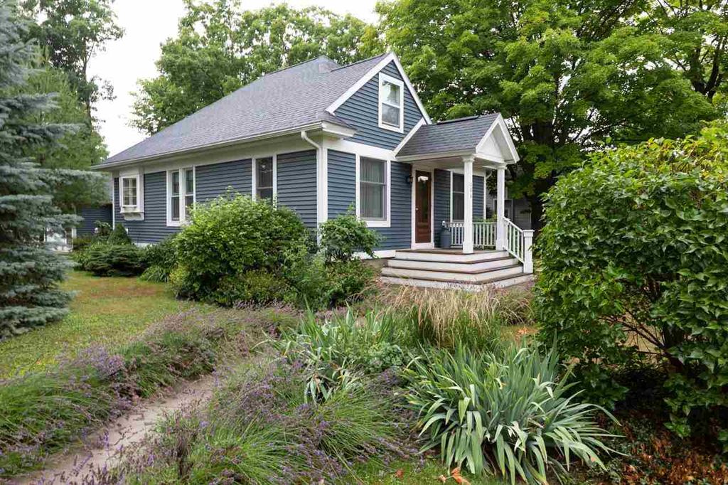 306 W Hurlbut St, Charlevoix, MI 49720 Trulia