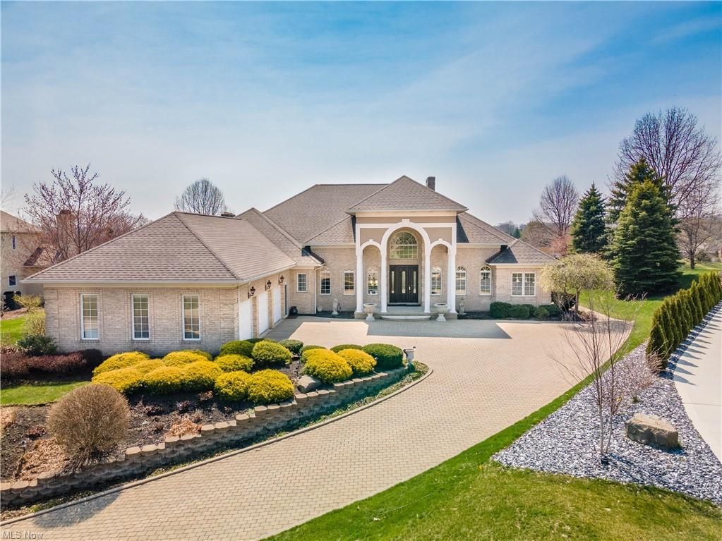 6174 Bergess Rd NW, Canton, OH 44718