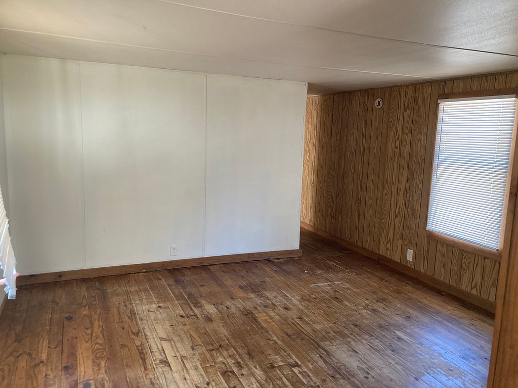 9763 Farris Loop, Midway, TX 75852