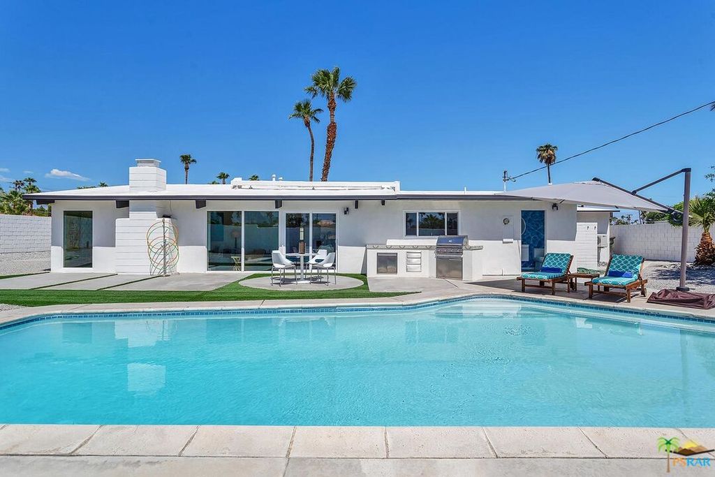 411 E Racquet Club Rd, Palm Springs, CA 92262
