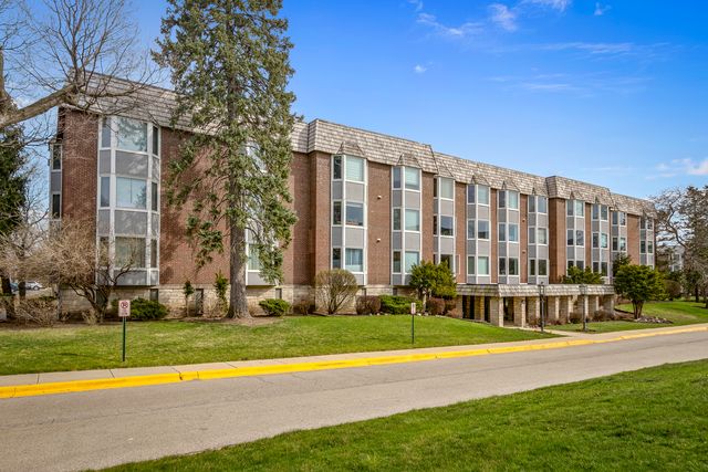 401 Ascot Dr #1D, Park Ridge, IL 60068