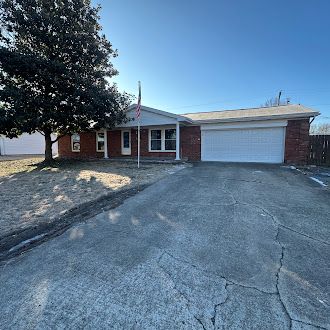 2207 Melanie Ln, Marion, IL 62959