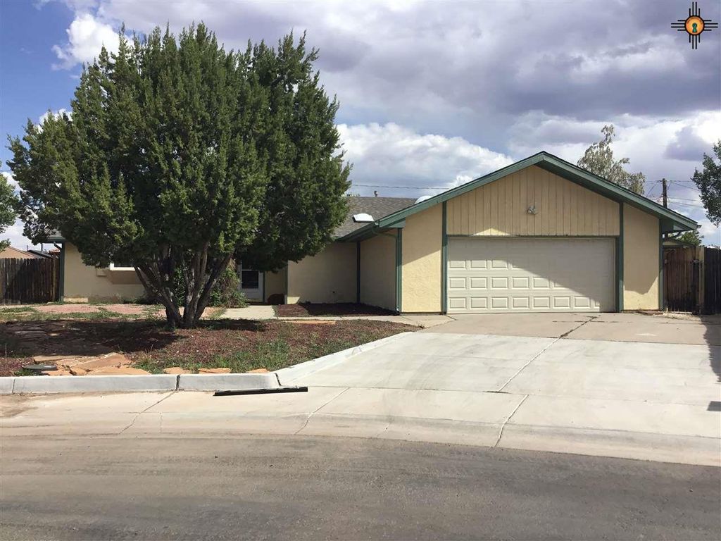 303 Zia Ct, Gallup, NM 3 Bed, 2 Bath SingleFamily Home