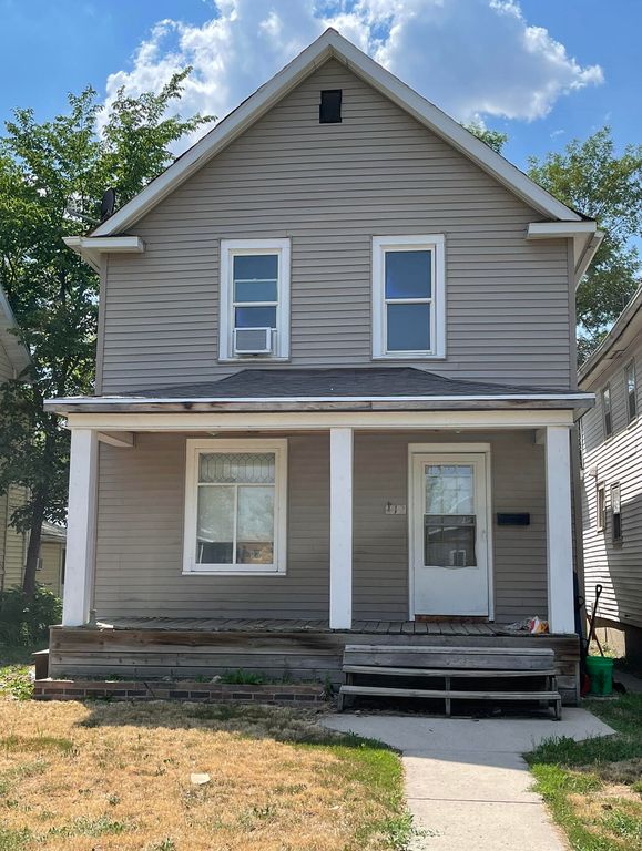 412 S 3rd St, Aberdeen, SD 57401