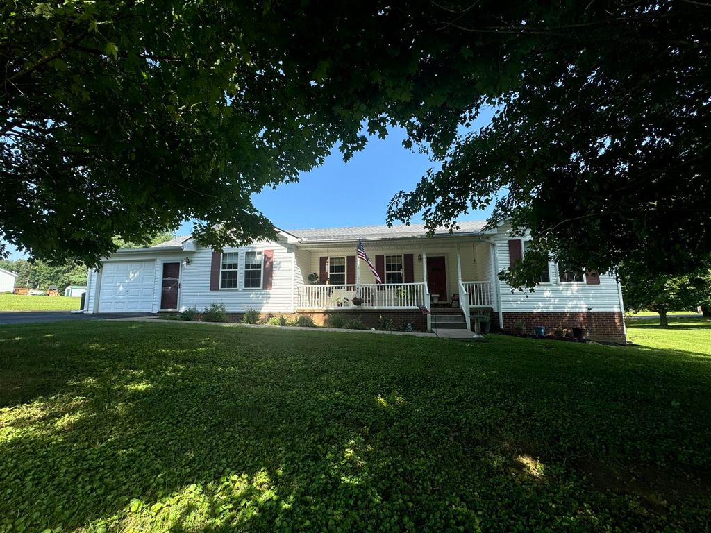310 Marcrum Ln, Scottsville, KY 42164